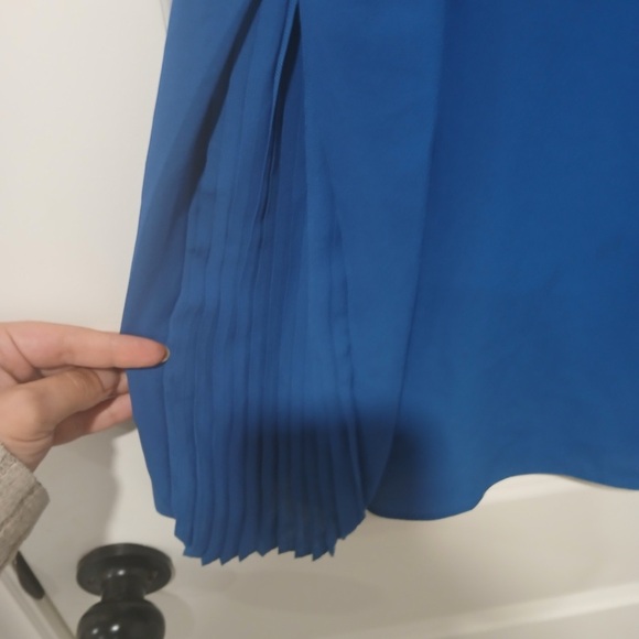 ⭐️ Willow & Thread Royal Blue Tank Blouse size large - Picture 3 of 4